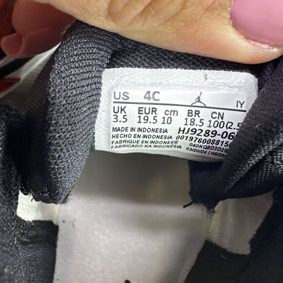 Jordan 1 Crib Bootie Infant size 4c Black Varsity Red White HJ92890-061 - Picture 8 of 8